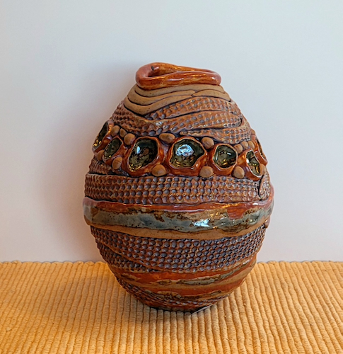Click to view detail for SL-611 Vessel, Stoneware, Earth Colored Bands, Smooth Divots & Pearls $240